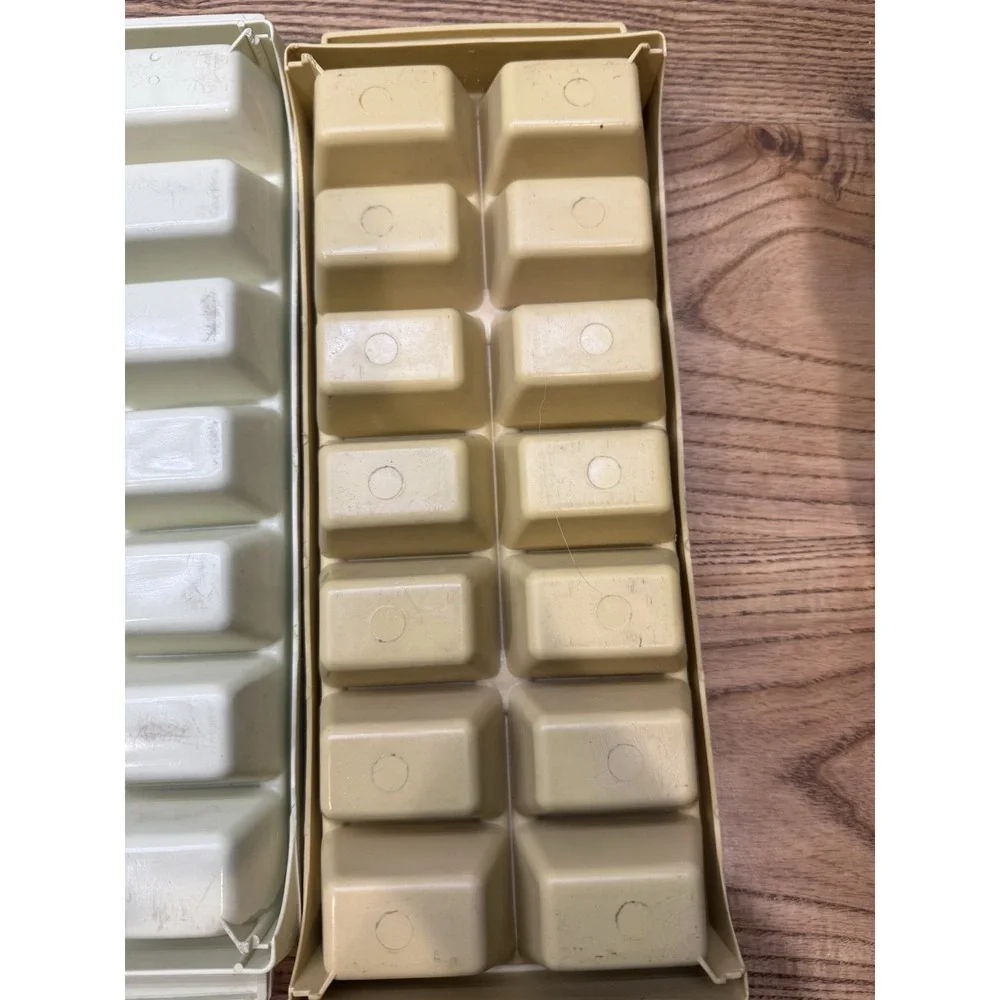 VTG General Electric Ice Cube‎ Trays 2 Harvest Gold Yellow 1 Off White Stackable